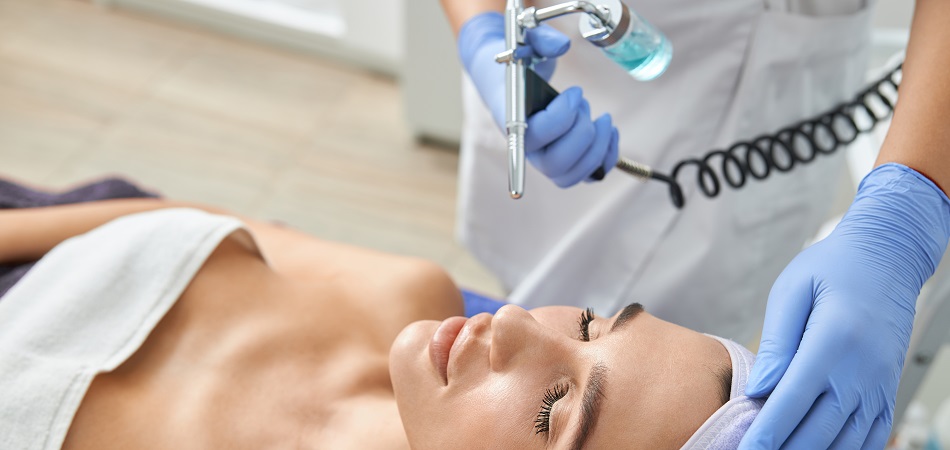 Cosmetologist Procedure